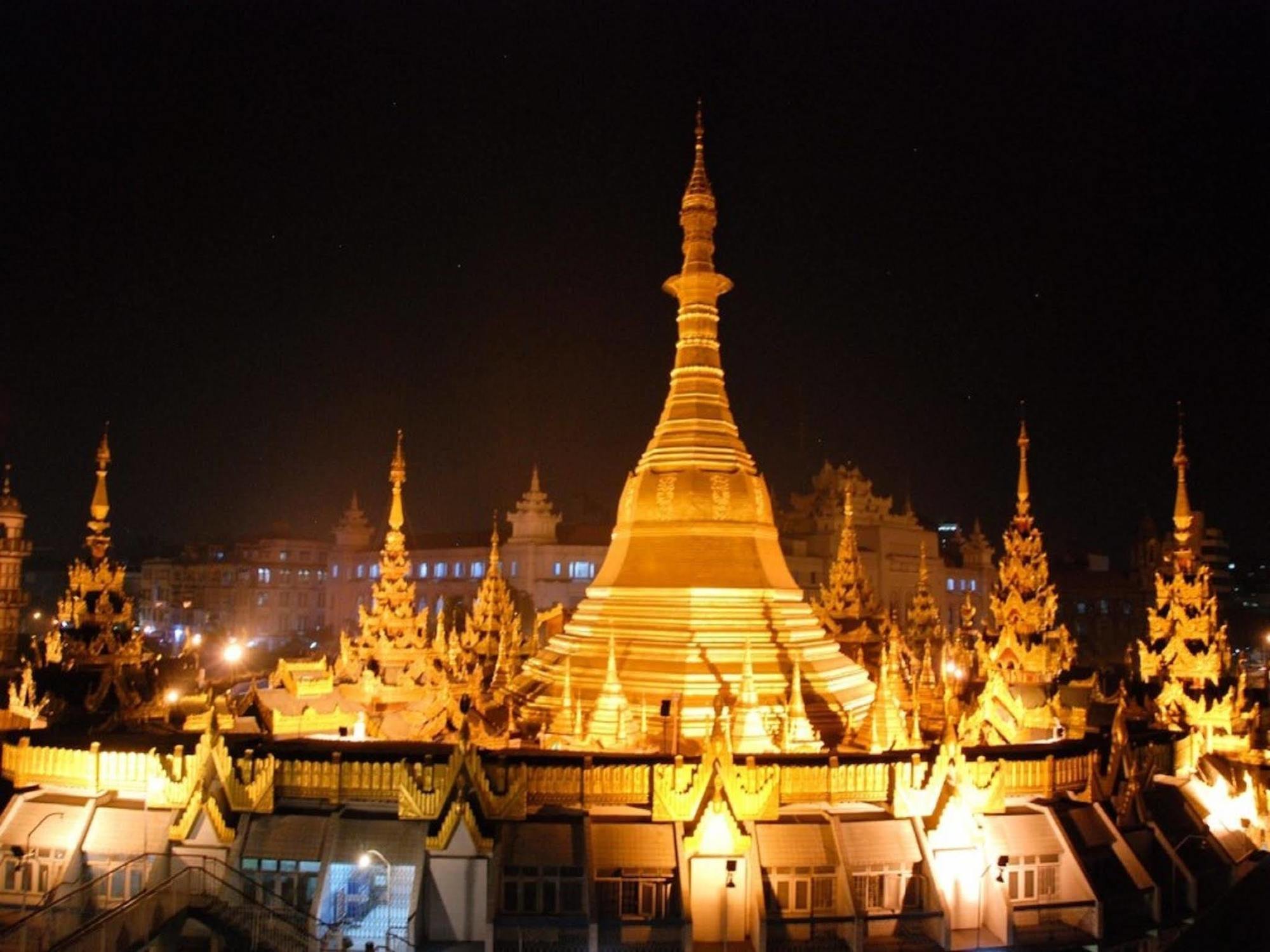 Backpacker Vandrarhem Yangon Exteriör bild