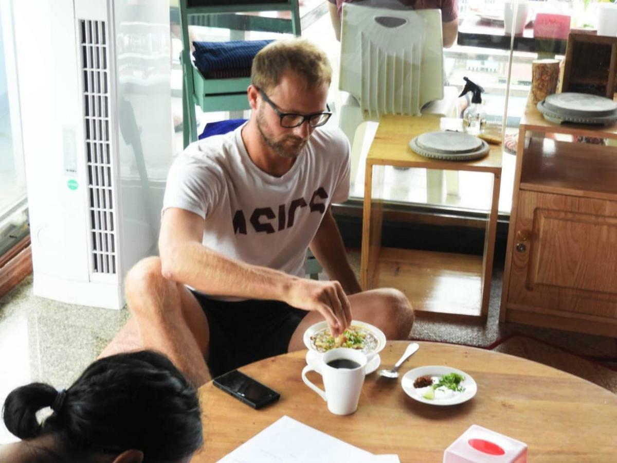 Backpacker Vandrarhem Yangon Exteriör bild