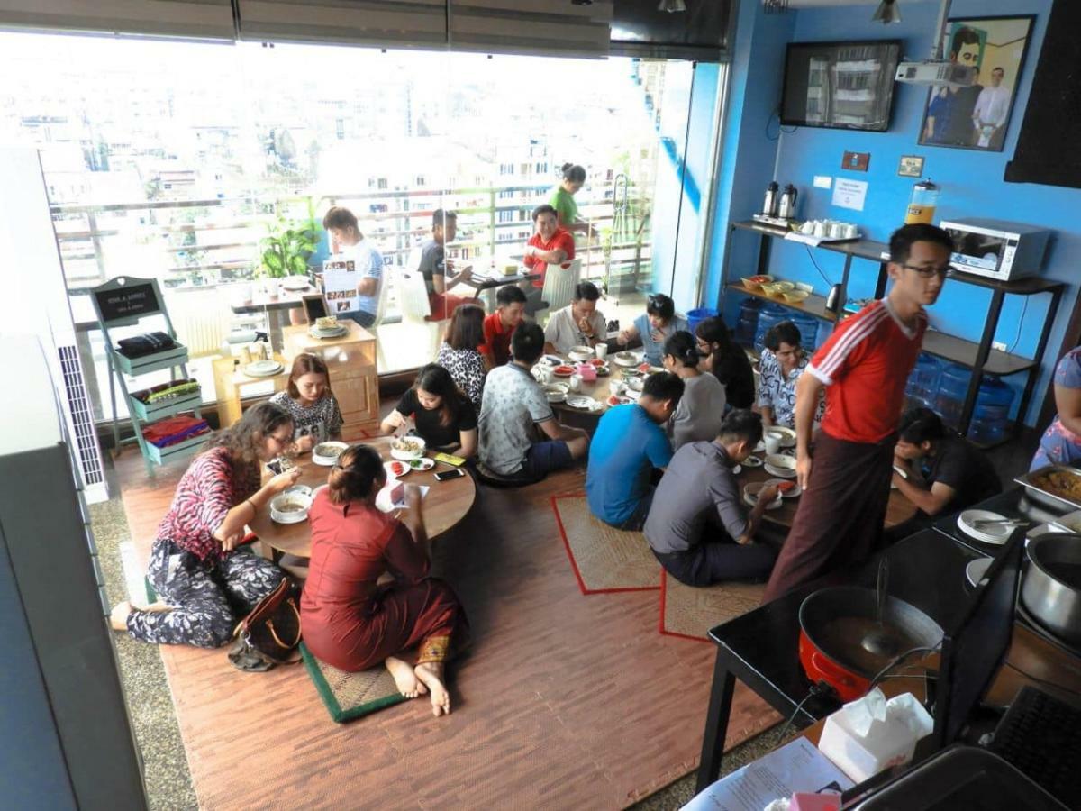 Backpacker Vandrarhem Yangon Exteriör bild